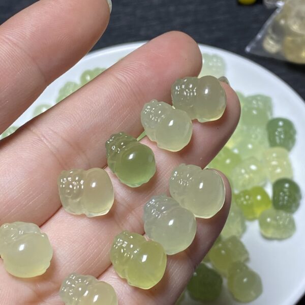 cute fat pixiu shape serpentine jade bead