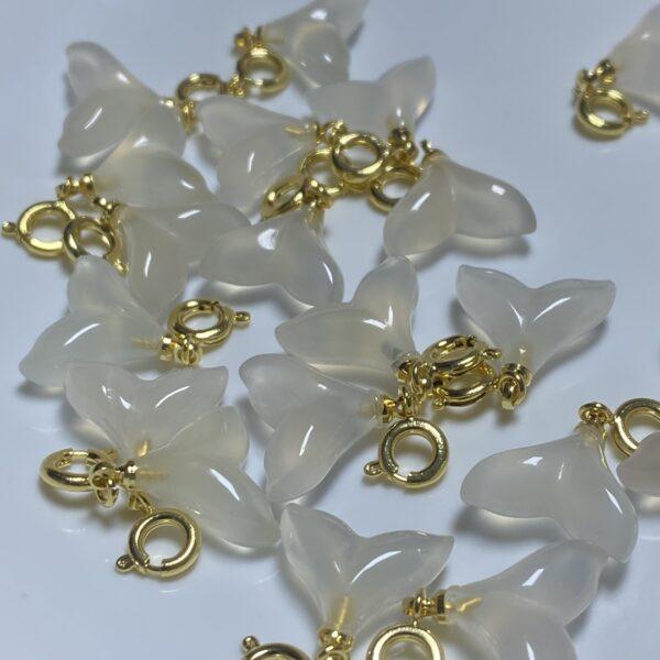 5 pcs / 10 pcs fish tail shape natural white agate charm, agate bead