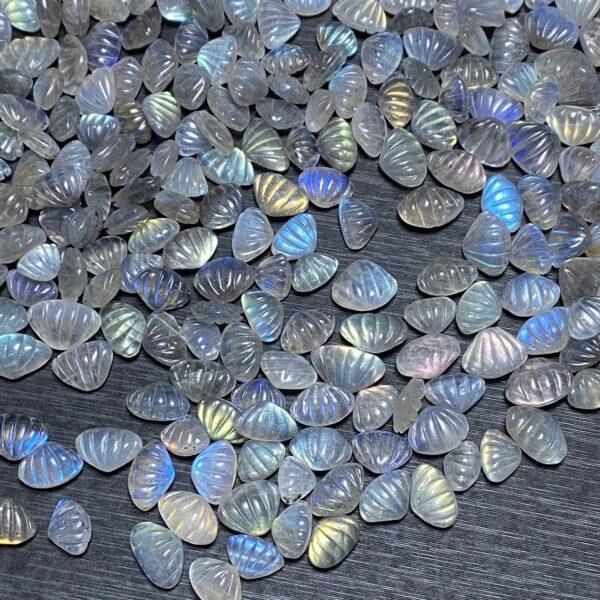 5 pcs / 10 pcs small shell shape natural moonstone bead